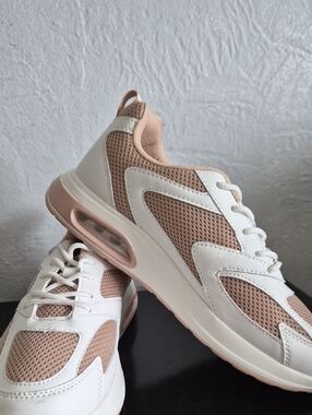 Women's Air-Cushion Mesh Sneaker in Blush & White